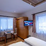 Haus Gisela Гостевой дом 3*